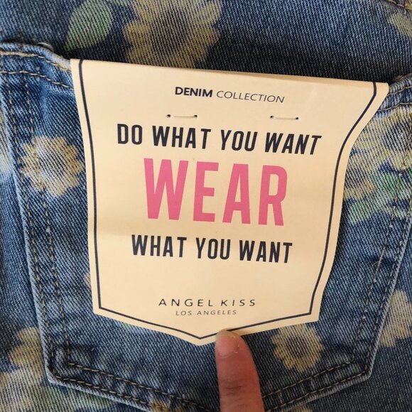 Angel Kiss Sunflower Denim Shorts 9/29 NWT - Picture 7 of 7